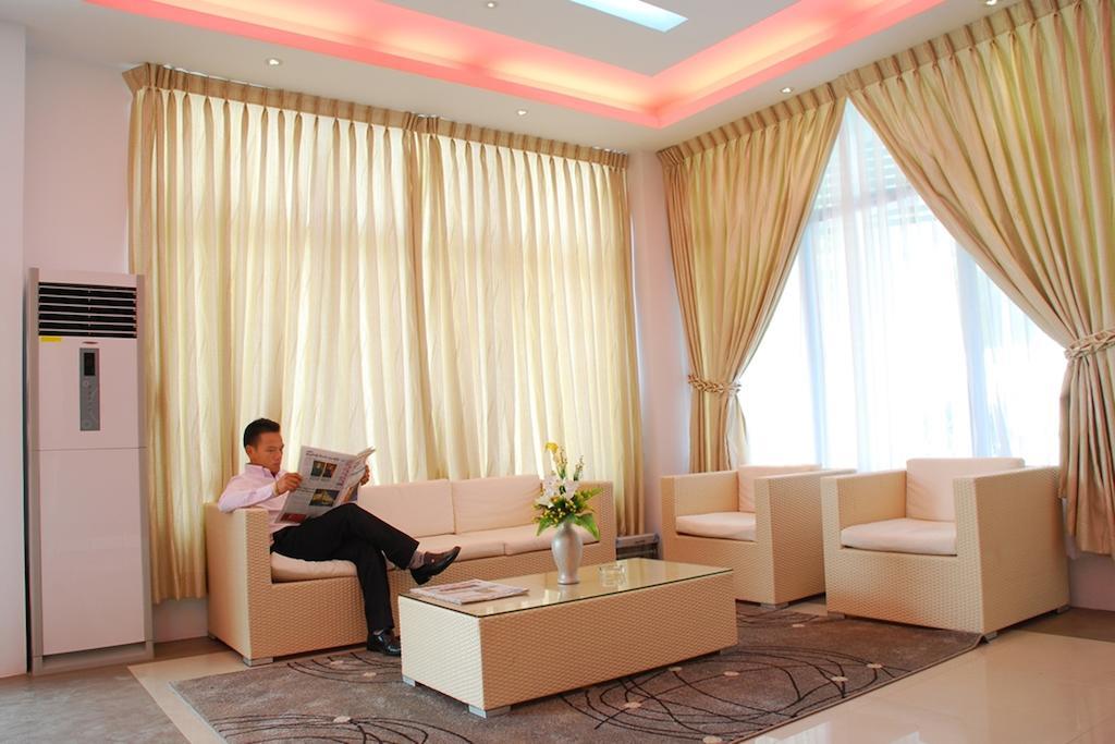 Hotel 72 Янгон Экстерьер фото