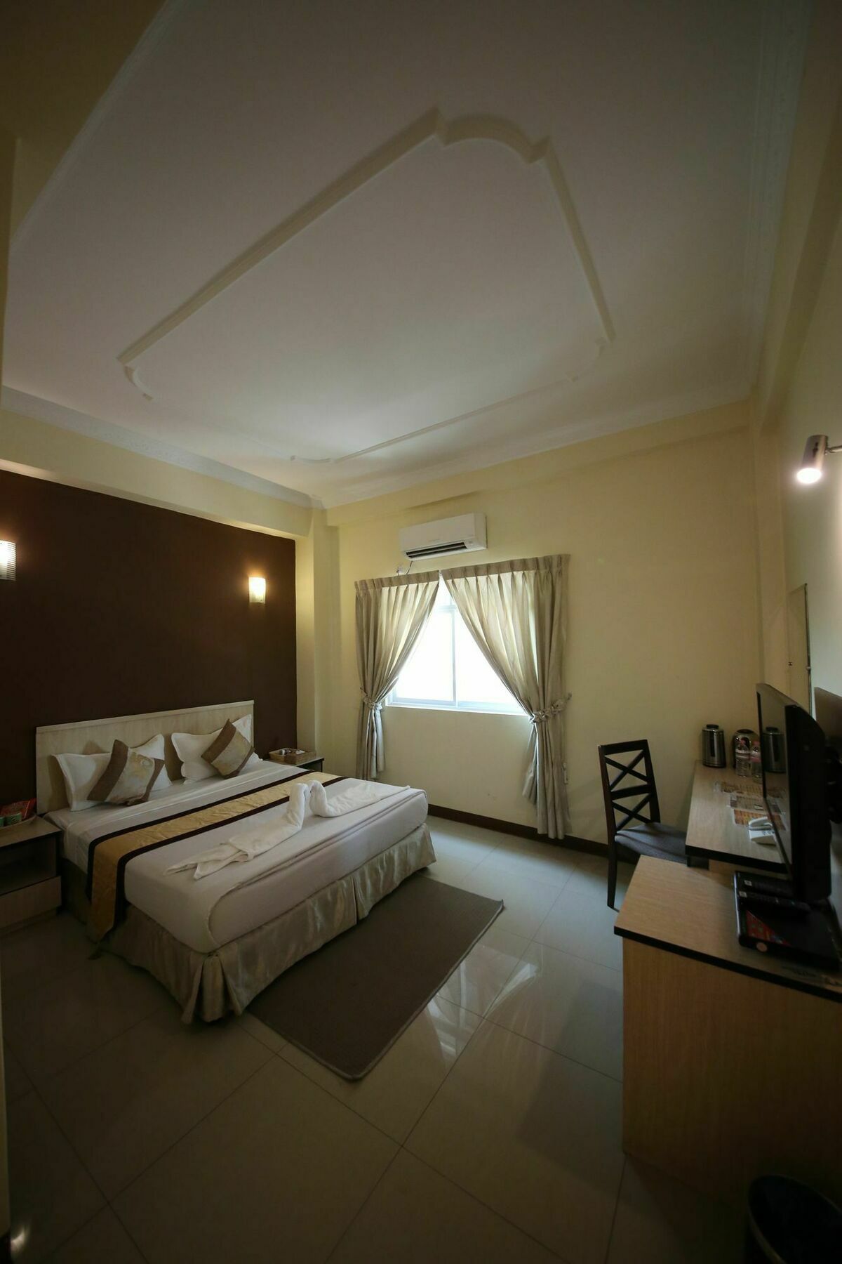 Hotel 72 Янгон Экстерьер фото