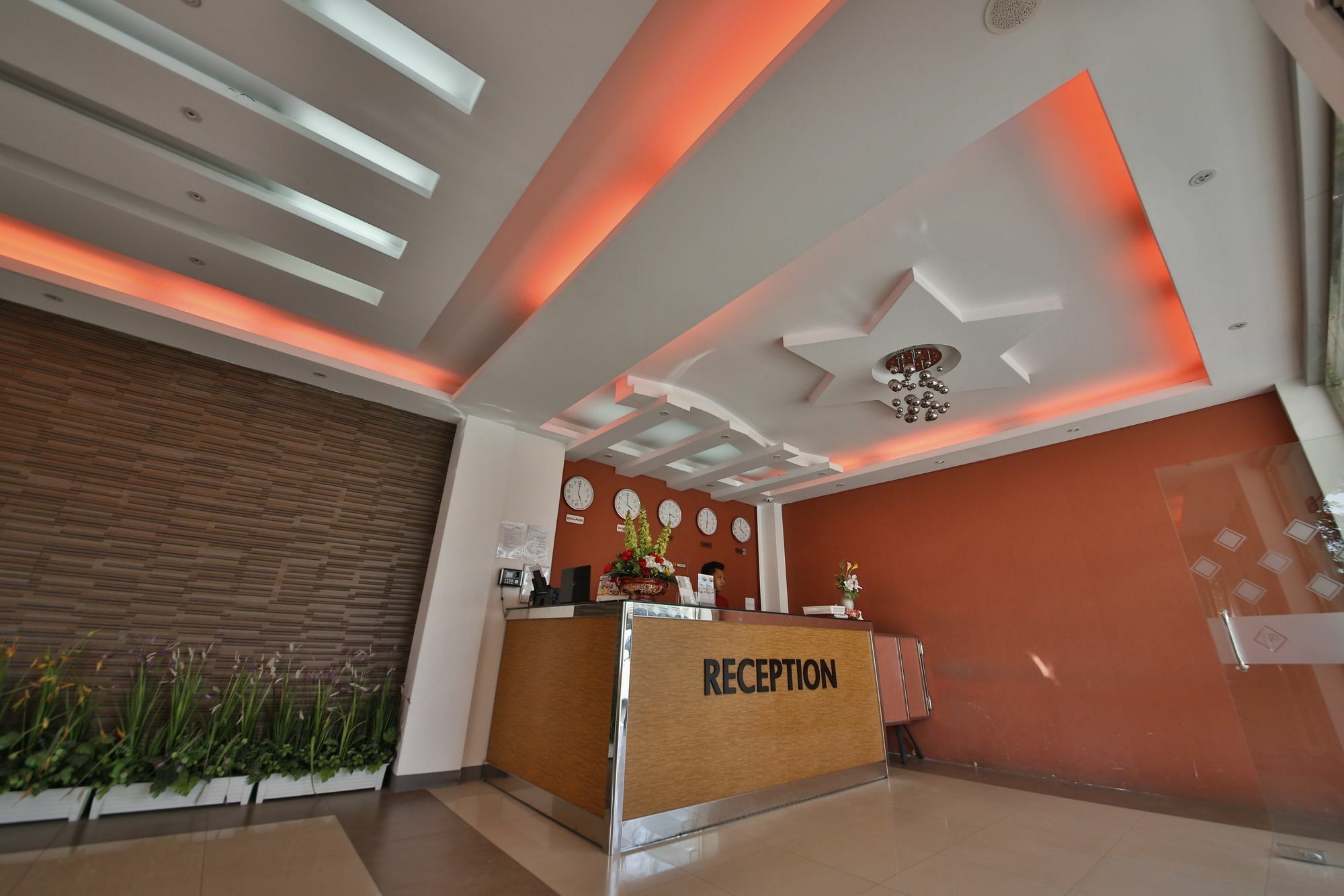 Hotel 72 Янгон Экстерьер фото