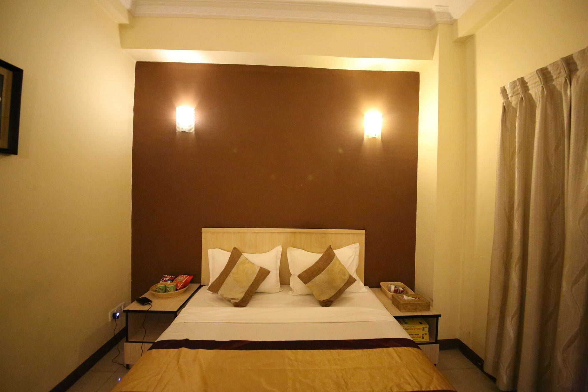 Hotel 72 Янгон Экстерьер фото