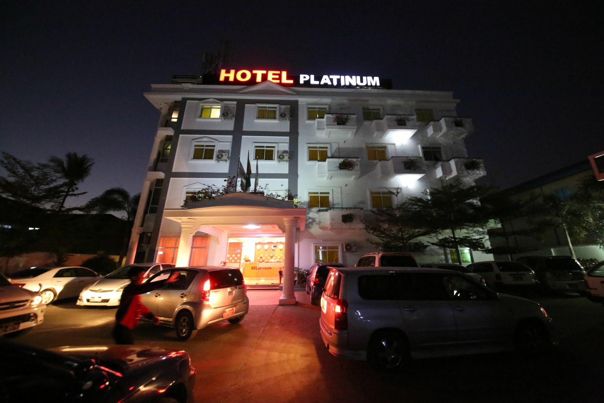 Hotel 72 Янгон Экстерьер фото