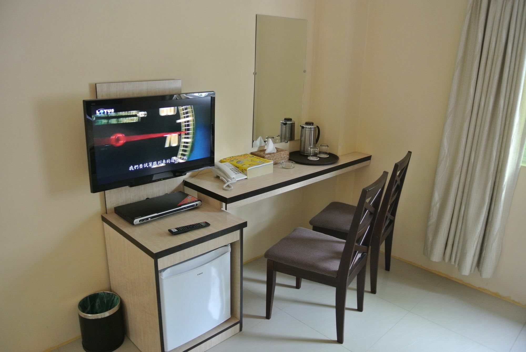 Hotel 72 Янгон Экстерьер фото